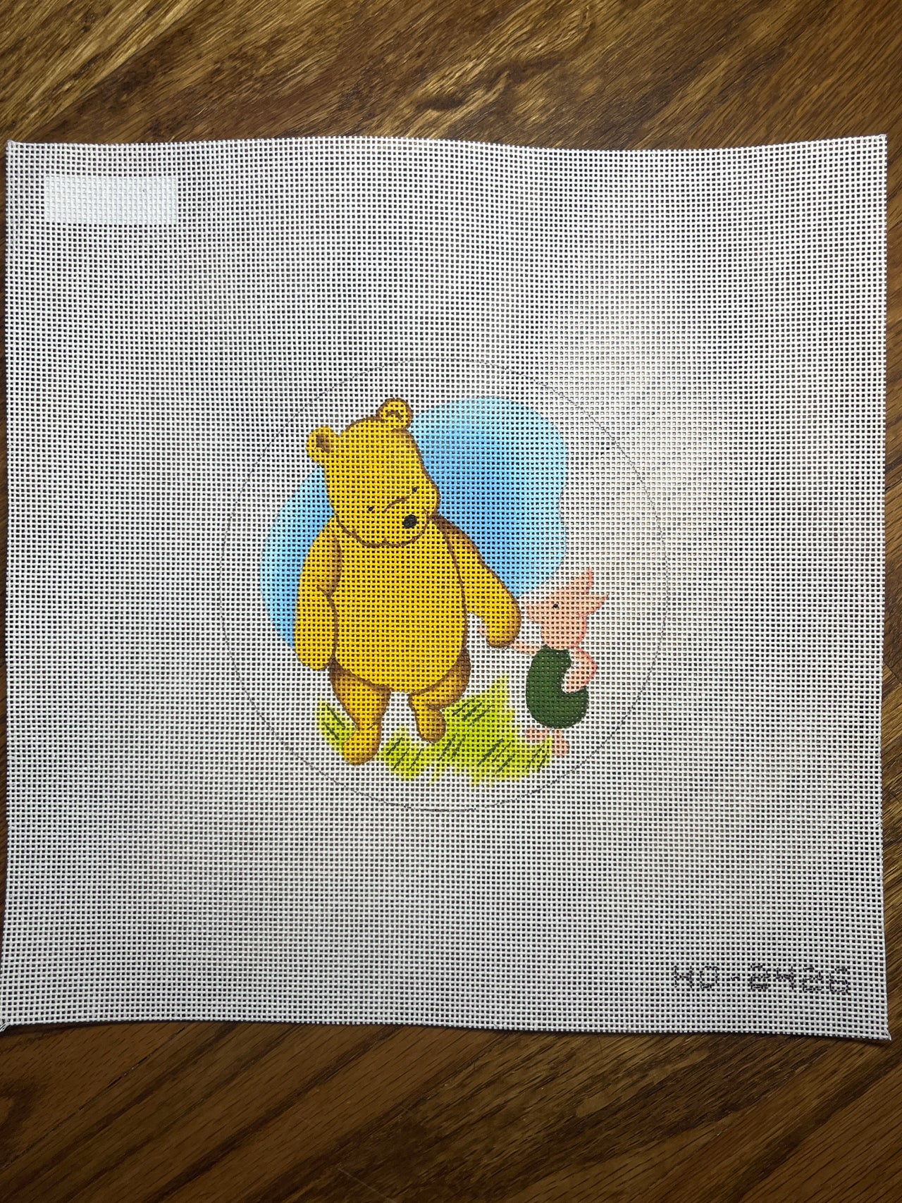 Pooh and Piglet Round HO-2426