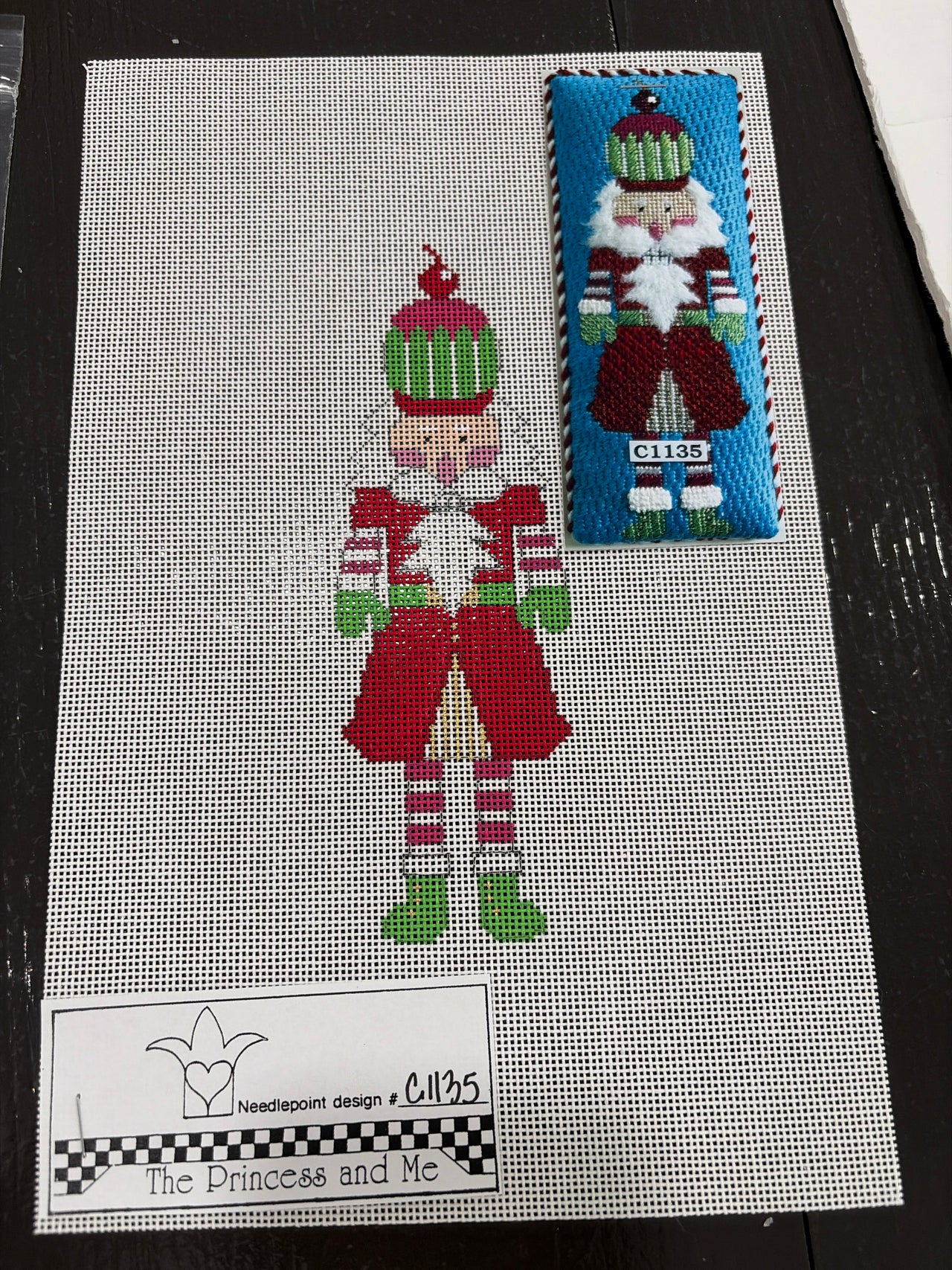 C1135 Cupcake Nutcracker