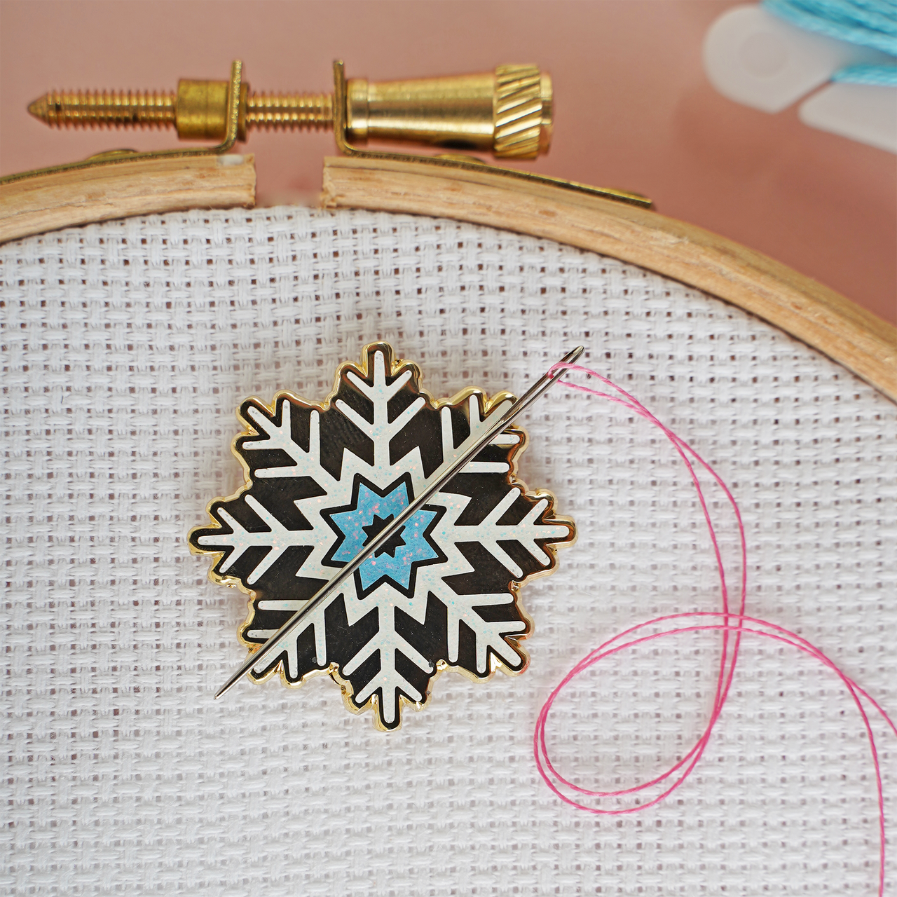 Snowflake Magnetic Needle Minder