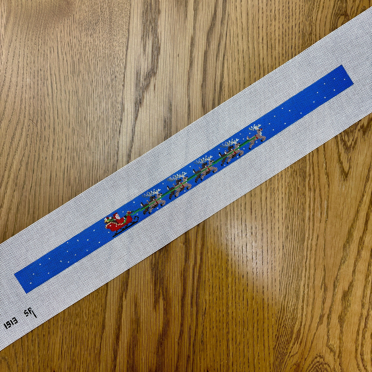 SR1913 Santa in Sleigh and Reindeer, Dog Collar - 18 mesh - TS