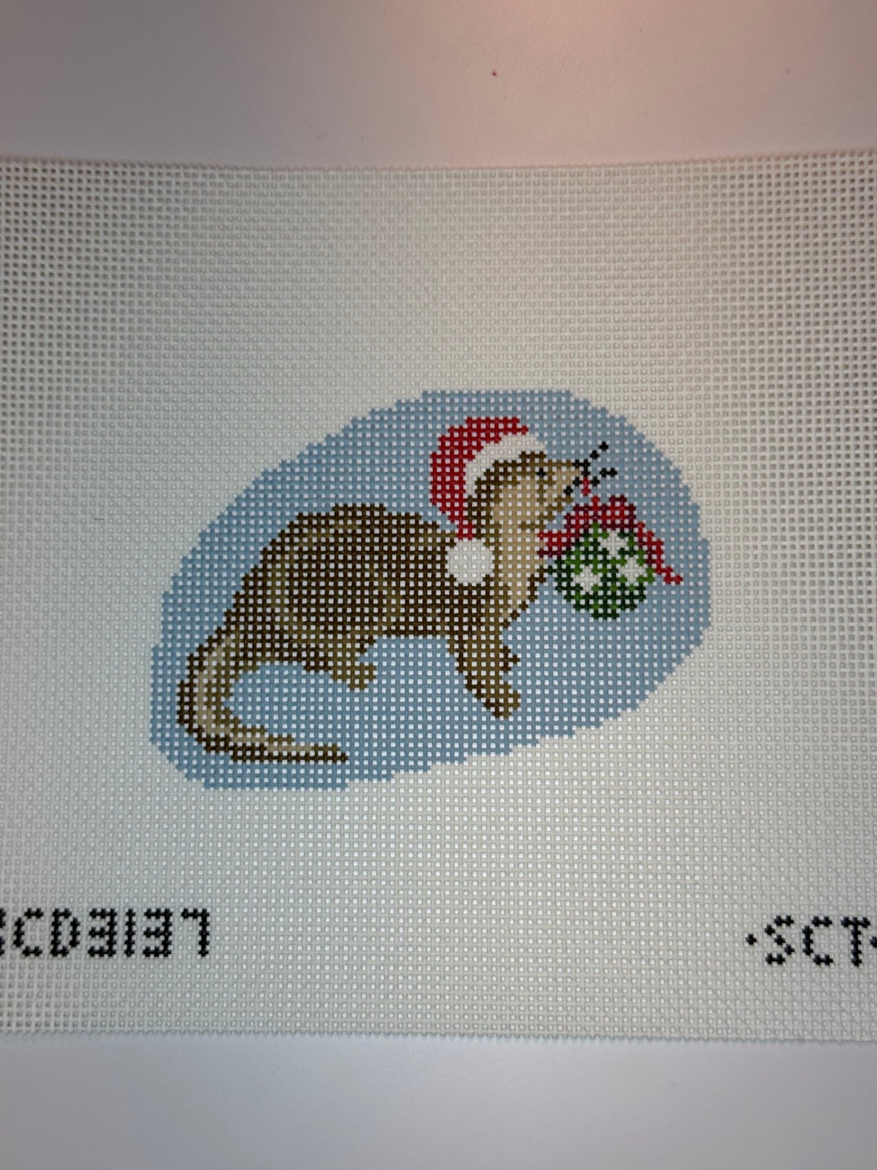 KCD3137 Holiday Otter - MKT