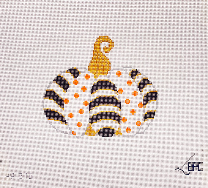 22-246  Pumpkin - squatty  - TS
