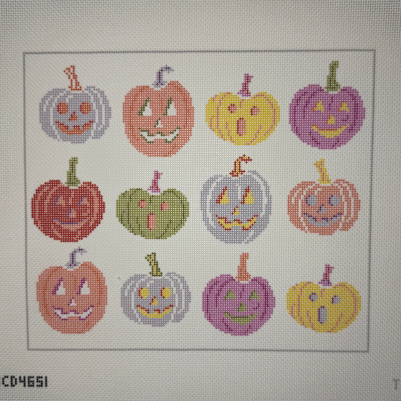 KCD4651 12 Pumpkins