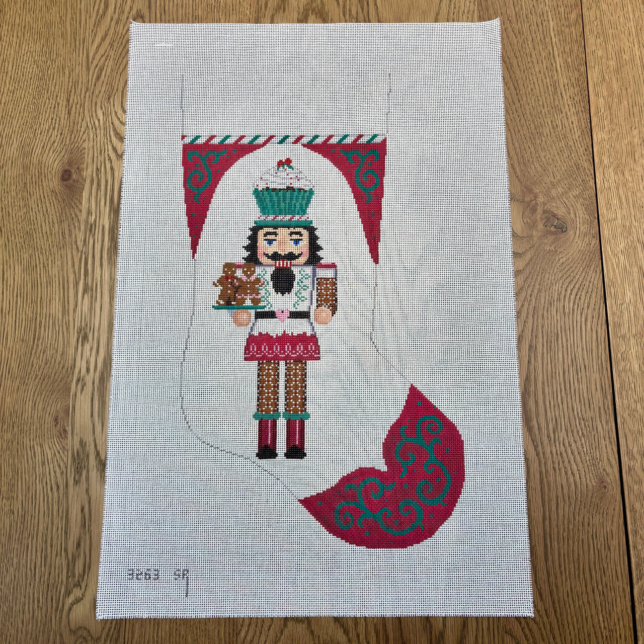 SR3263 Nutcracker, Cupcake Man, Stocking - TS