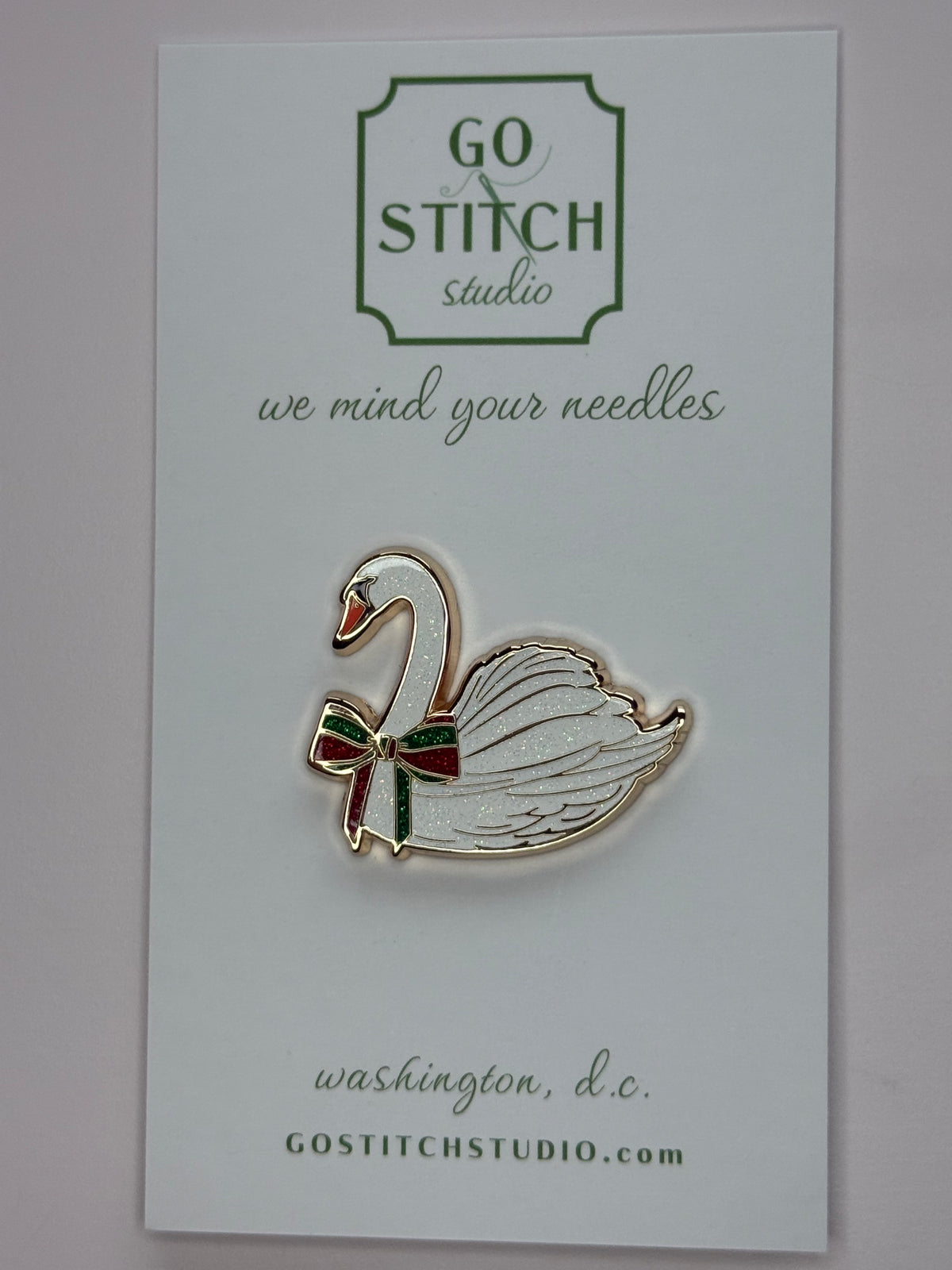 Holiday Swan Mini Needleminder - MKT