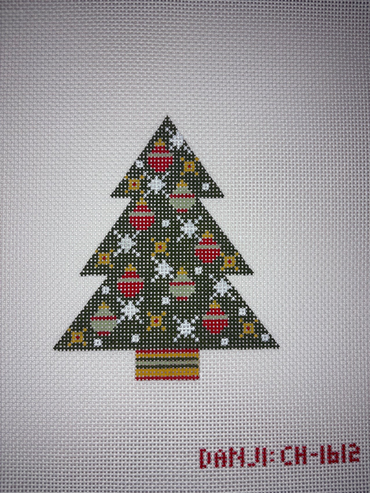 CH-1612 Tree with Ornaments