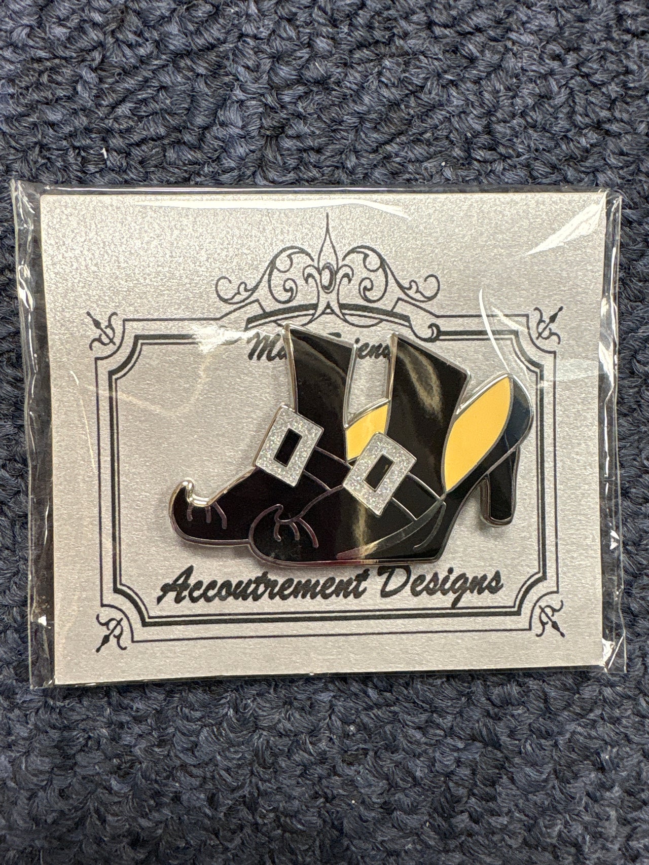 Witch Shoes Needleminder Mag Friend