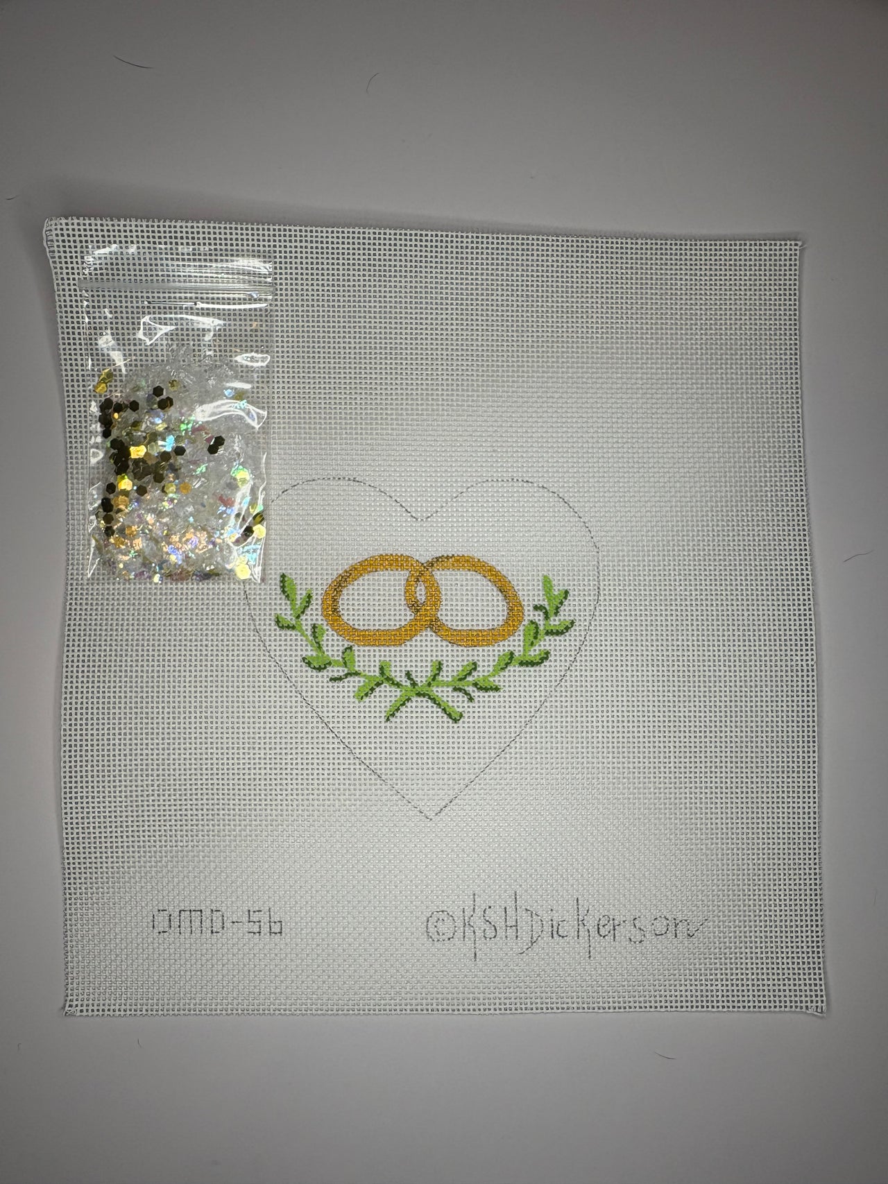 OMD-56 Wedding Rings with Glitter and Heart Dome