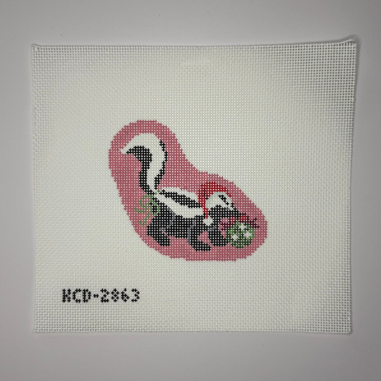 KCD-2863 Holiday Skunk