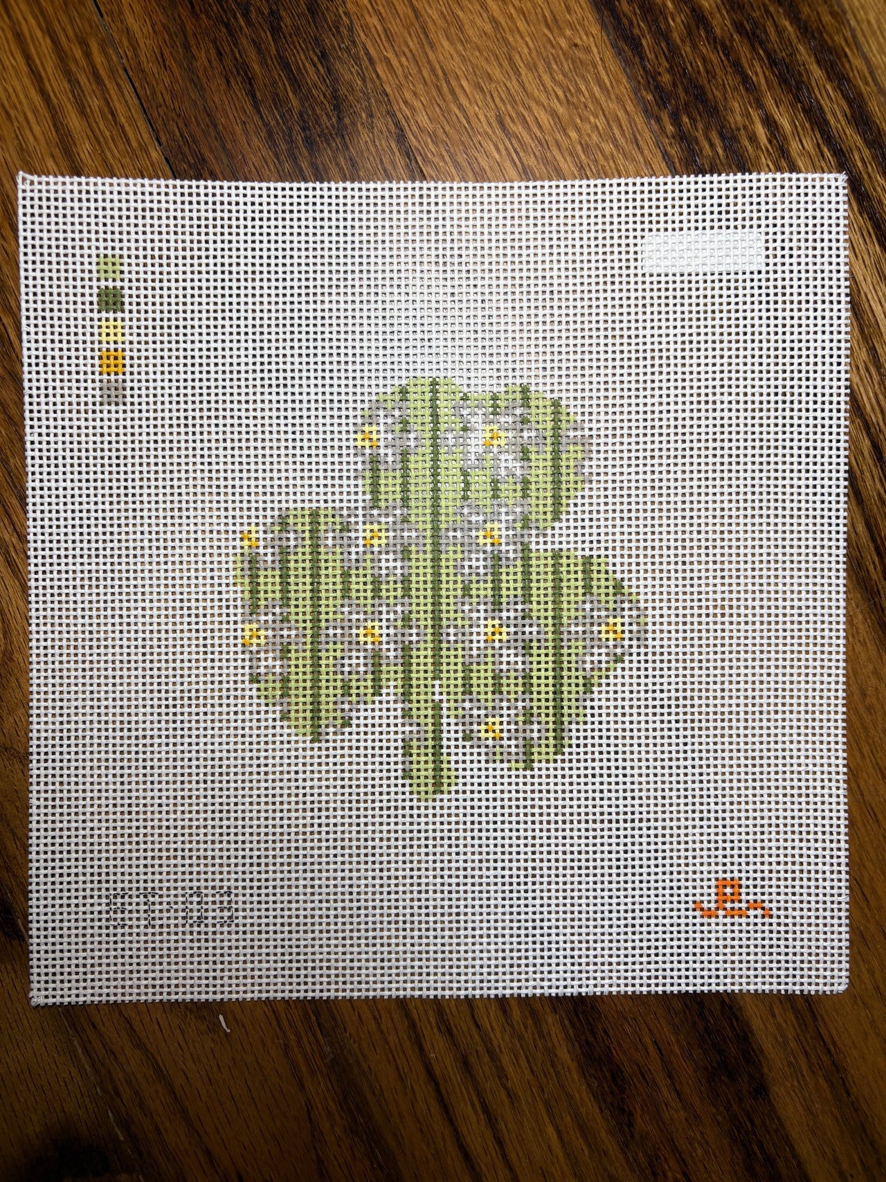 ET03 Feverfew Clover