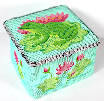 BXLSQ-01 Limoges Box – Lg. Square Frog w/ Lily Pads (gold clasp) - TS