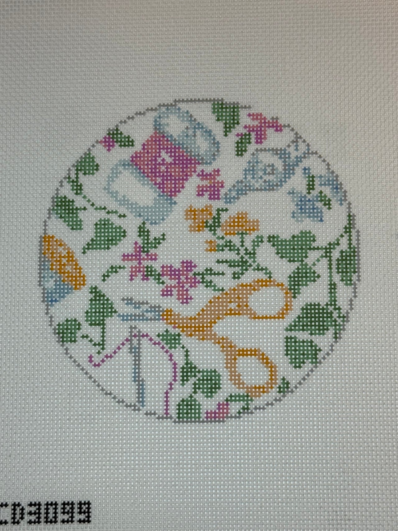 KCD3099 Needlepoint Print Round - MKT