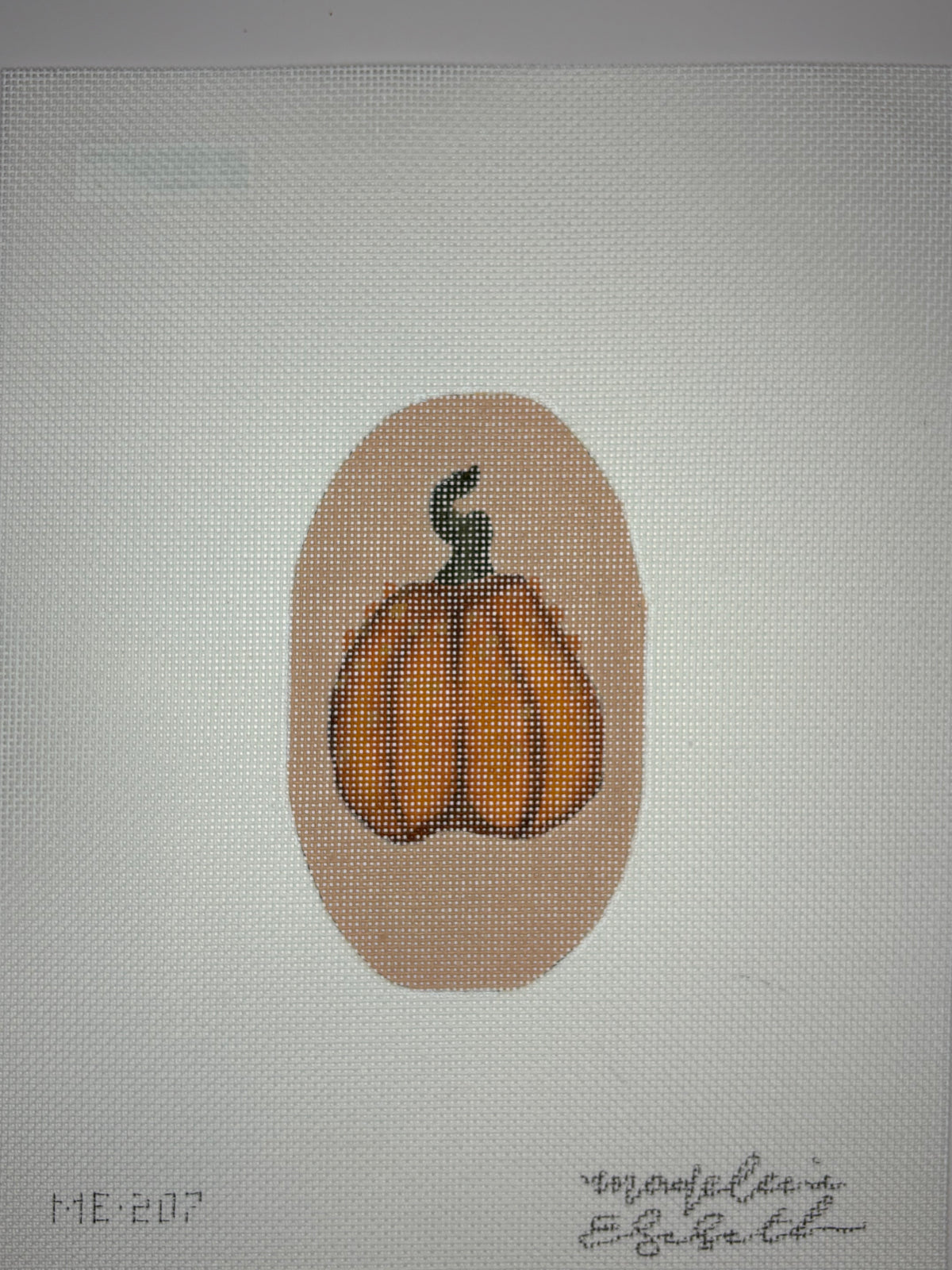 ME207 Pumpkin Oval - MKT3