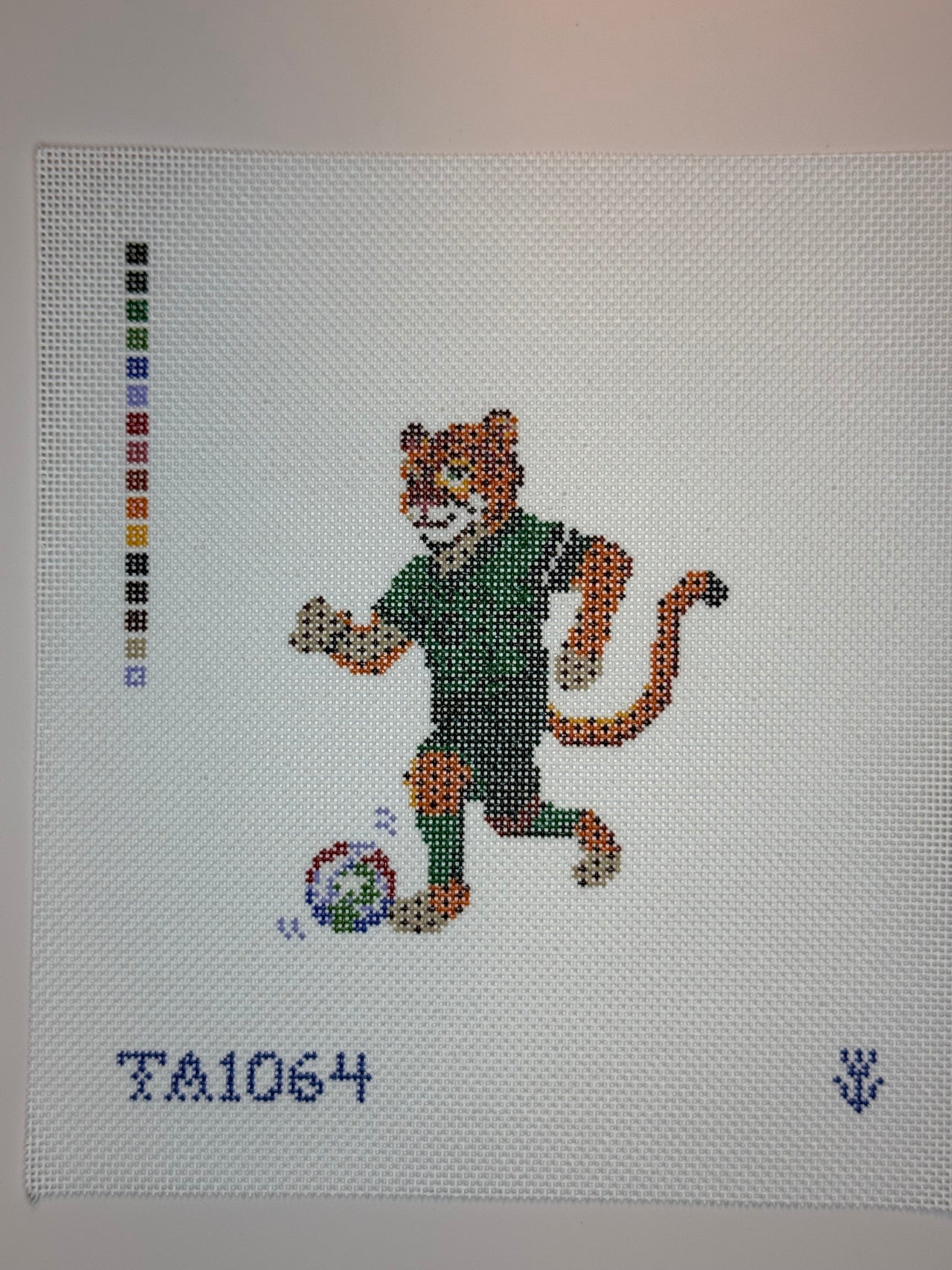 TA1064 Jaguar Soccer Player - MKT