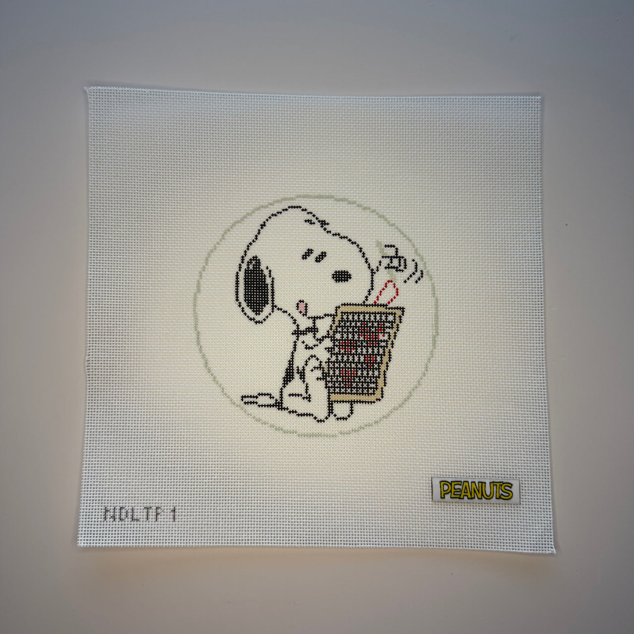 PEANUTS Everyday NDLTP1 Snoopy Loves Needlepoint