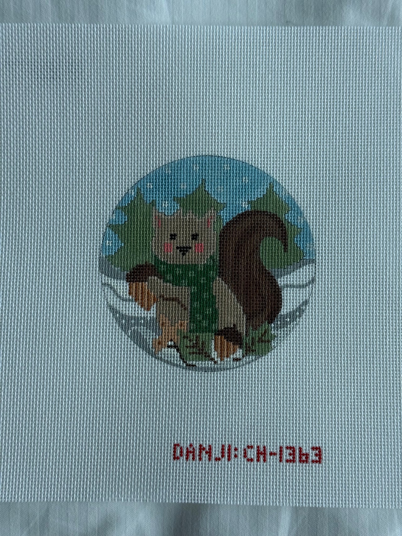 Woodland Creatures Round- Squirrel CH-1363 - MKT