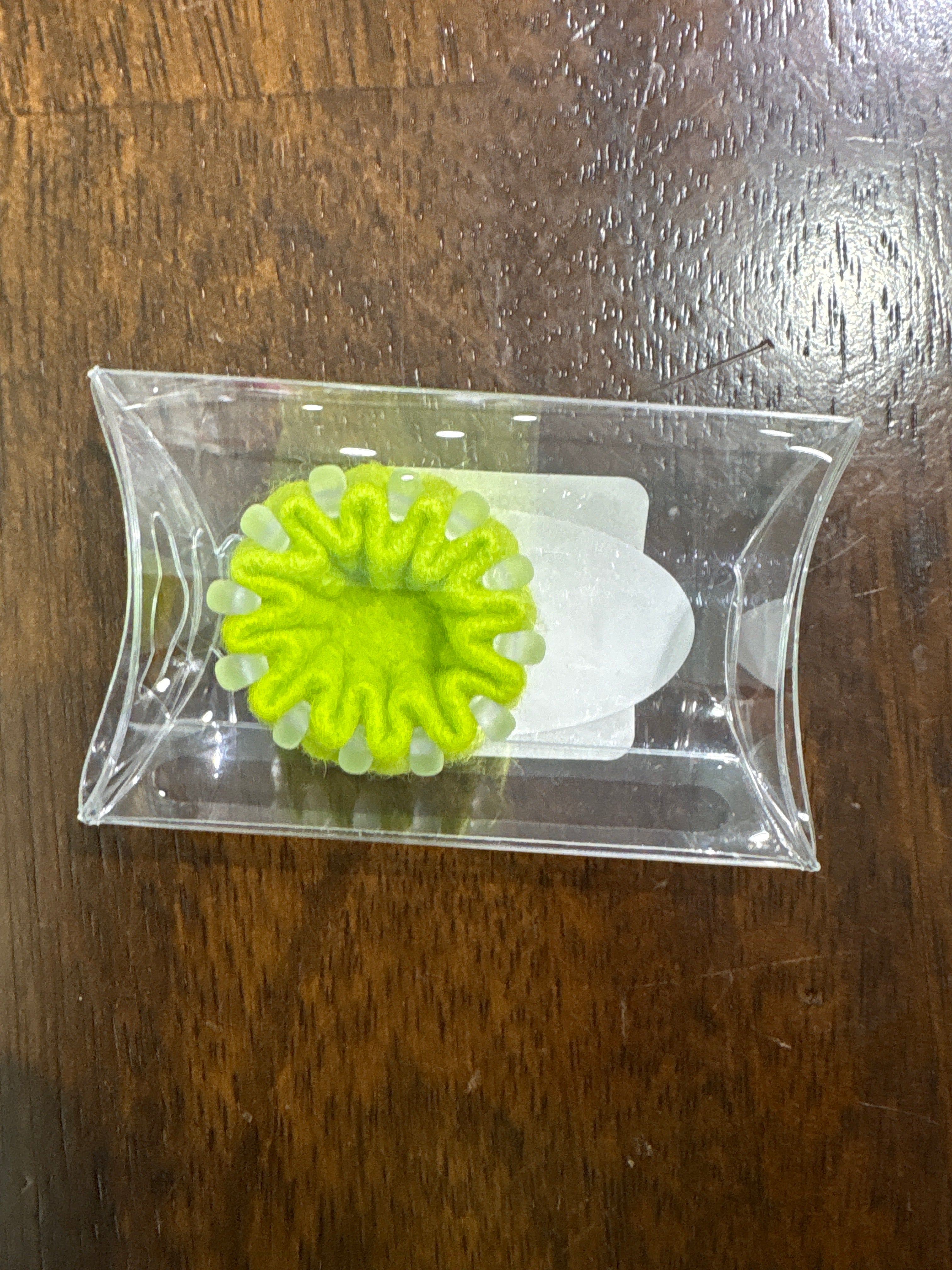 メナードEMBELLIR Cozie Needleminder