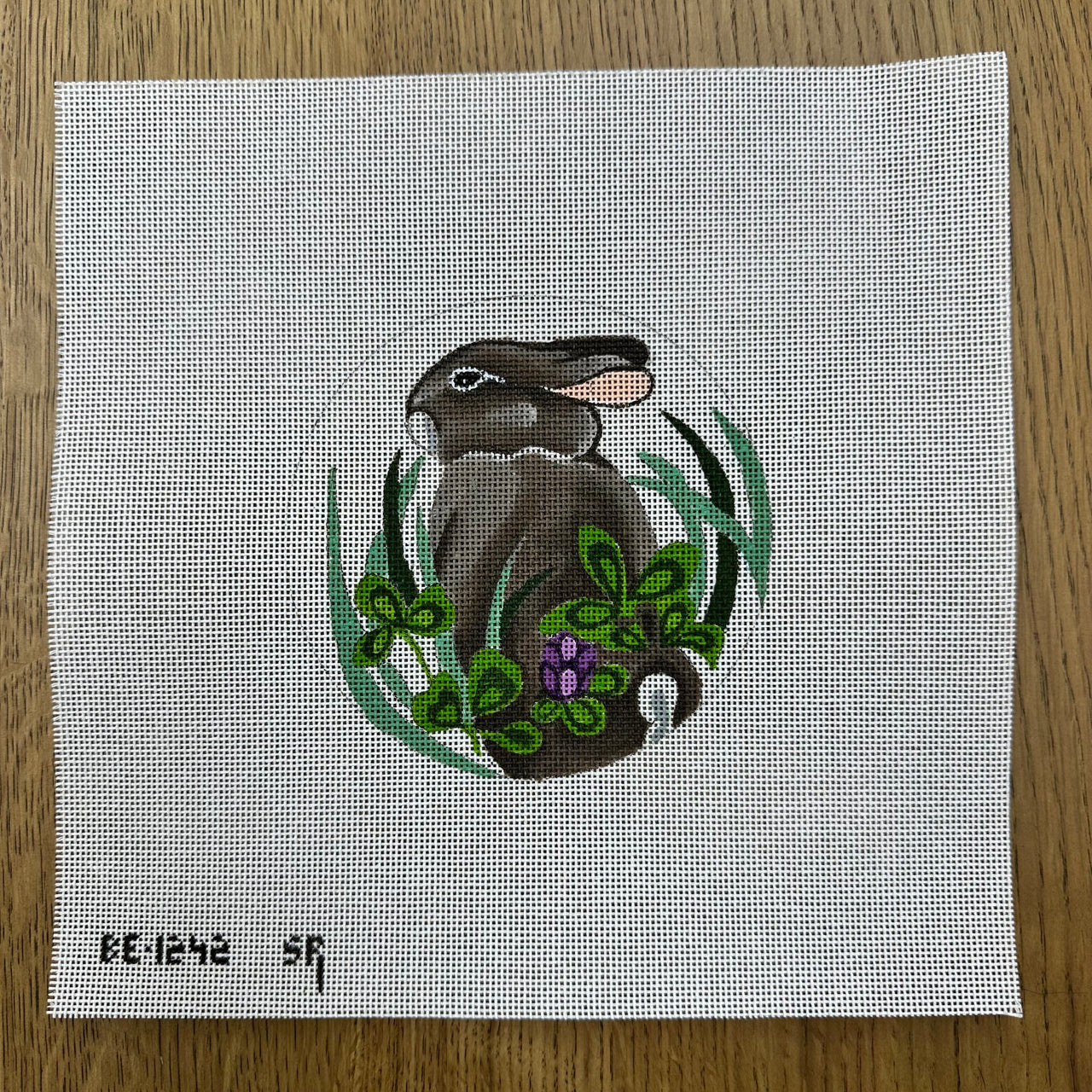 BE1242 Bunny In Clover - TS