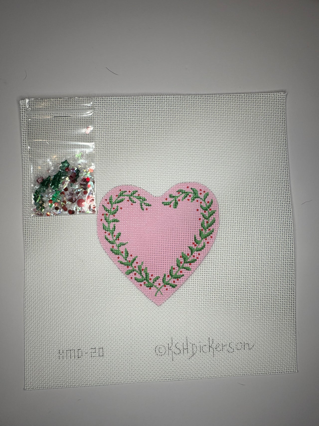 OMD-20 Pink with Holly with Glitter and Heart Dome