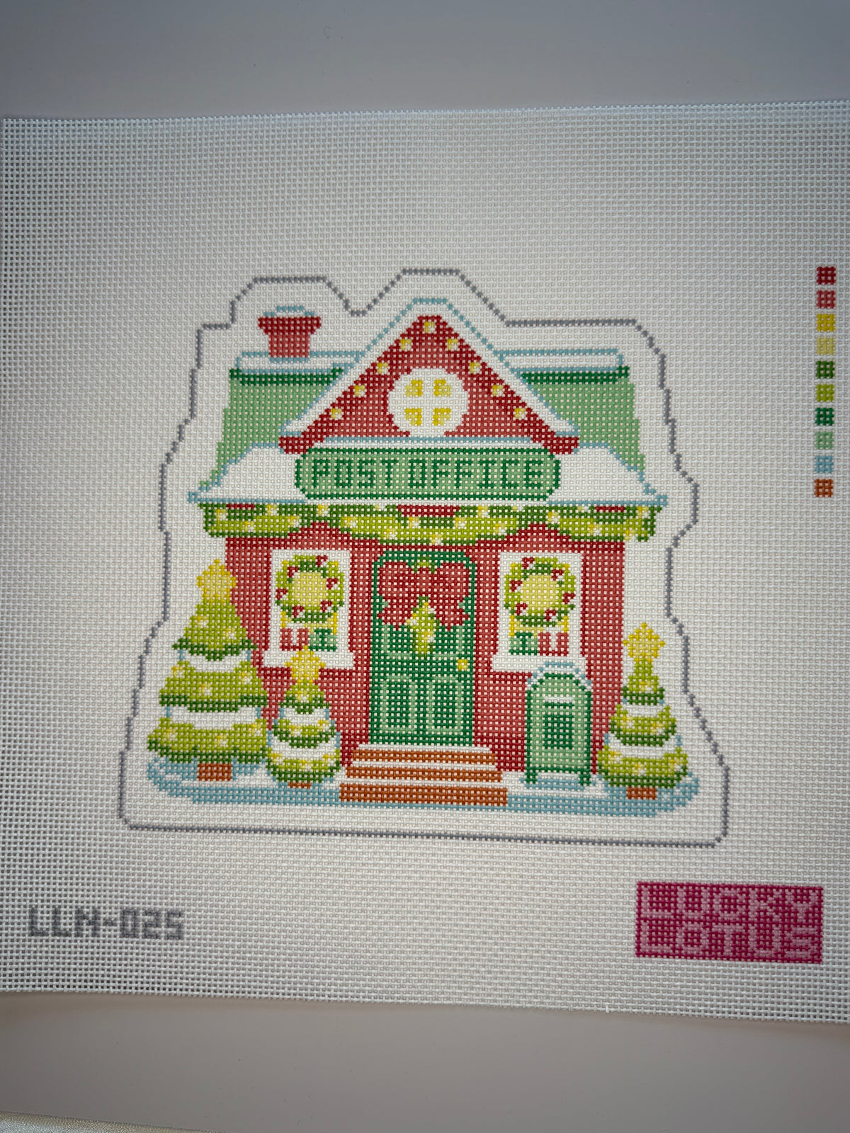 LLN-025 Christmas Village - Post Office - MKT