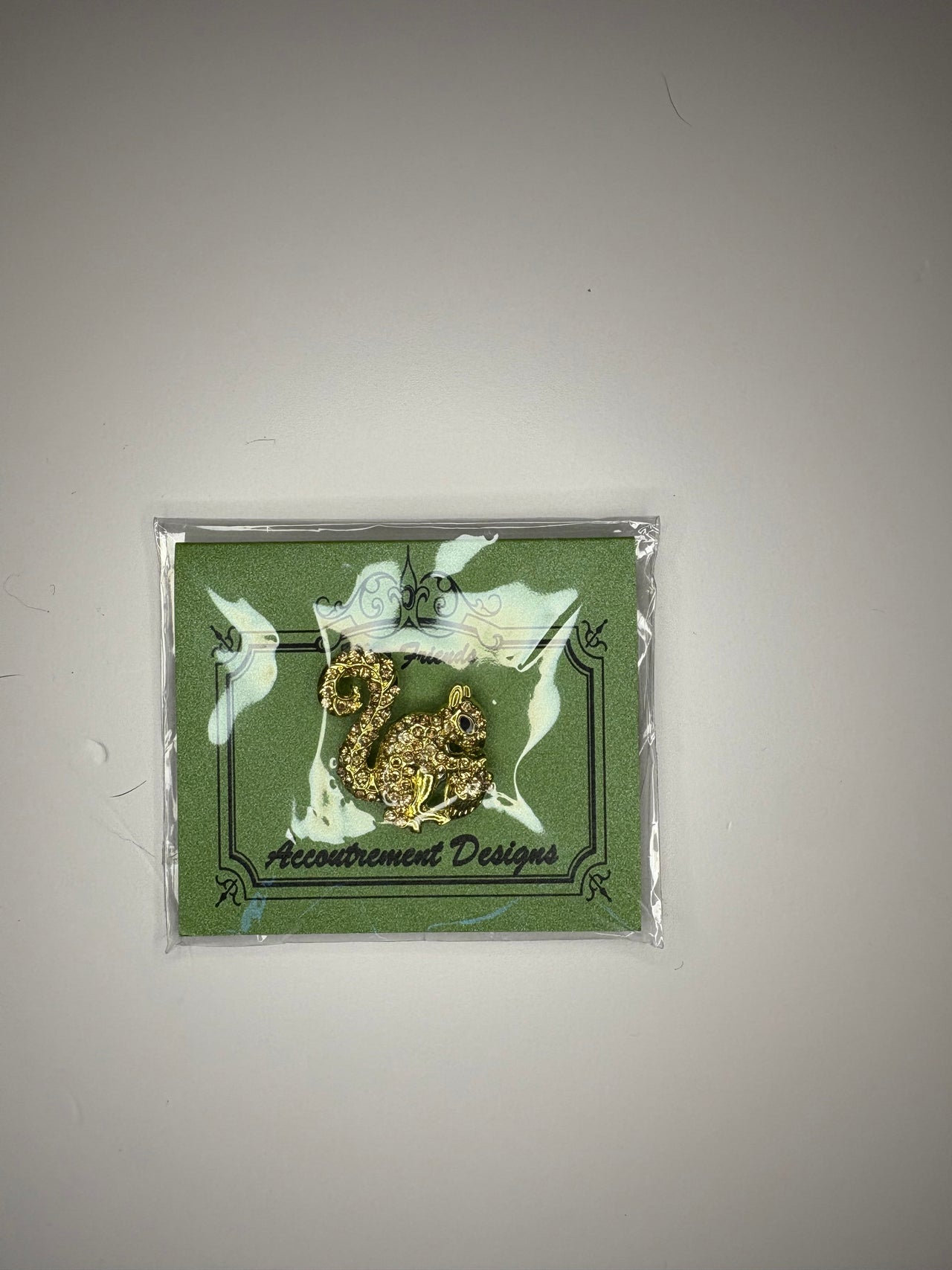 Rhinestone Squirrel with Acorn Needleminder Mag Friend