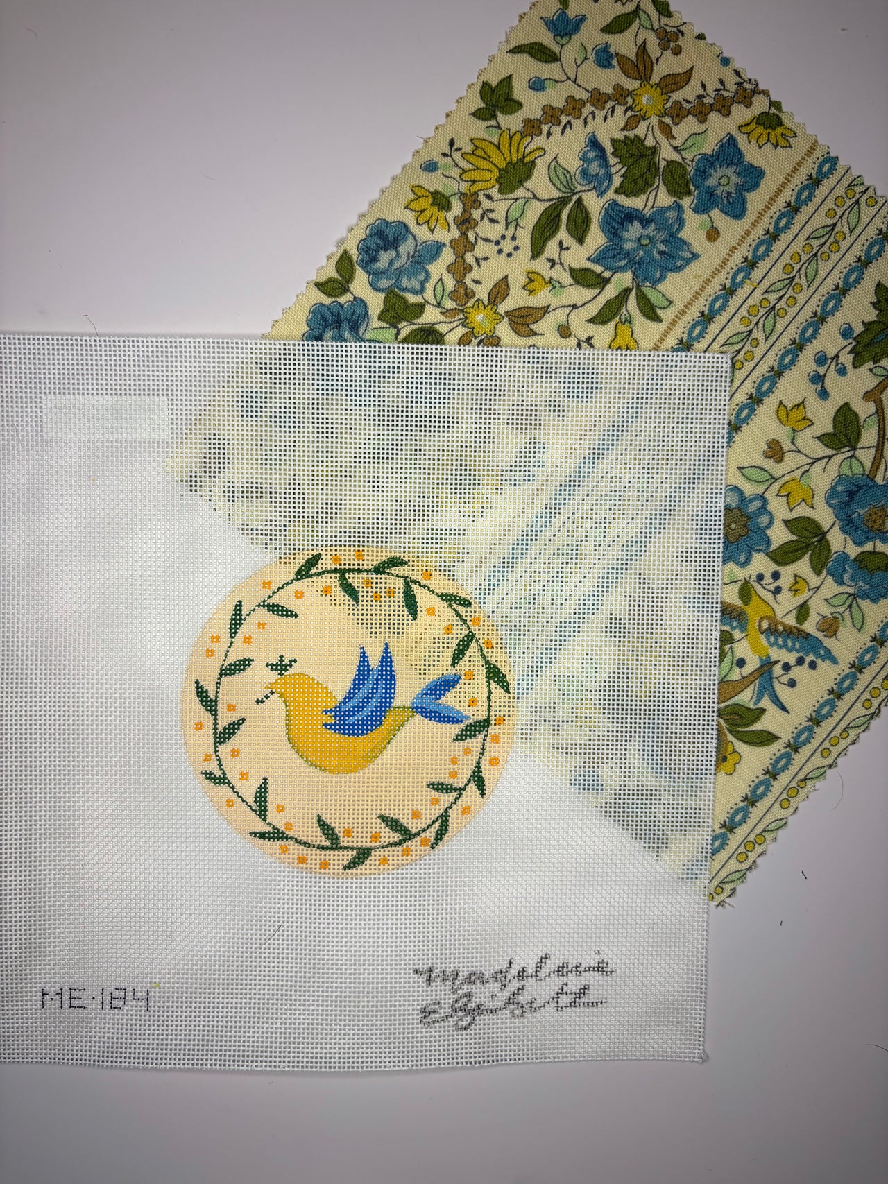 ME-184 Dove Round with Coordinating Vintage Fabric