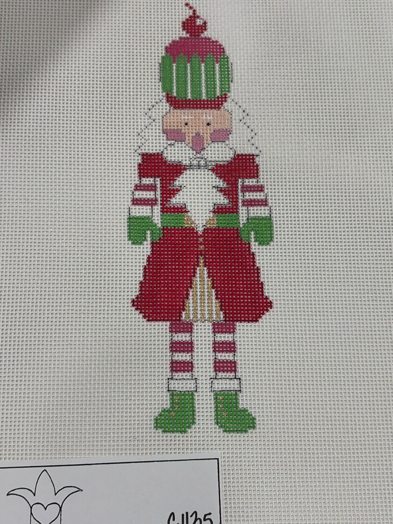 C1135 Cupcake Nutcracker
