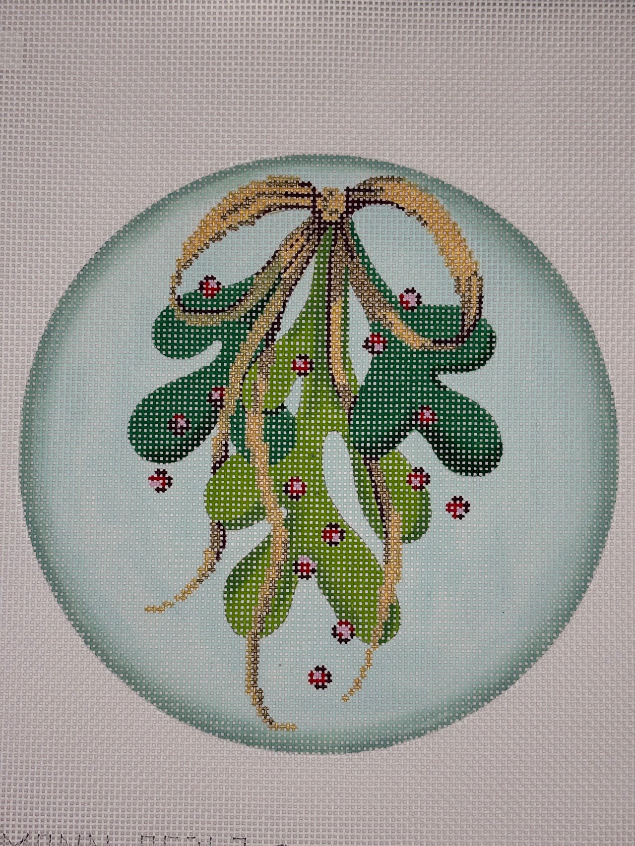 85263 Mistletoe Round - large