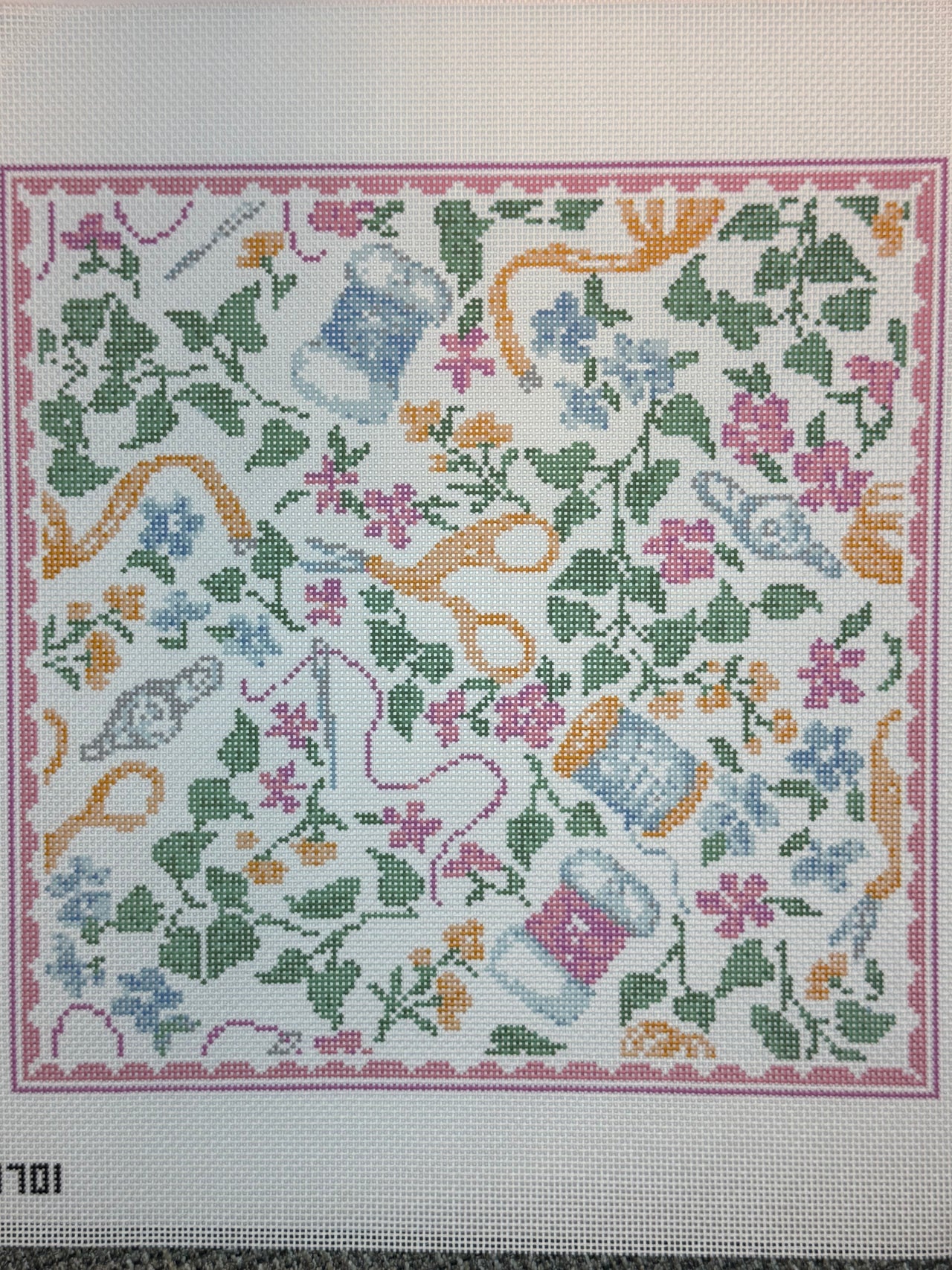 KCD4701 Needlepoint Print Pillow - MKT