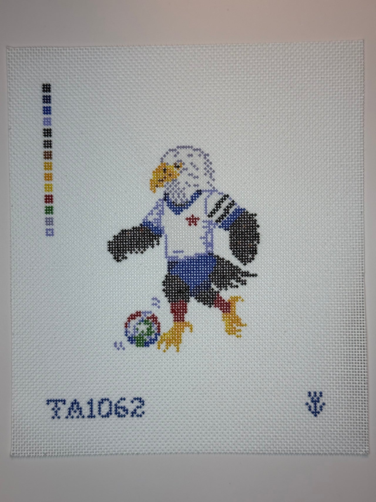 TA1062 Eagle Soccer Player - MKT