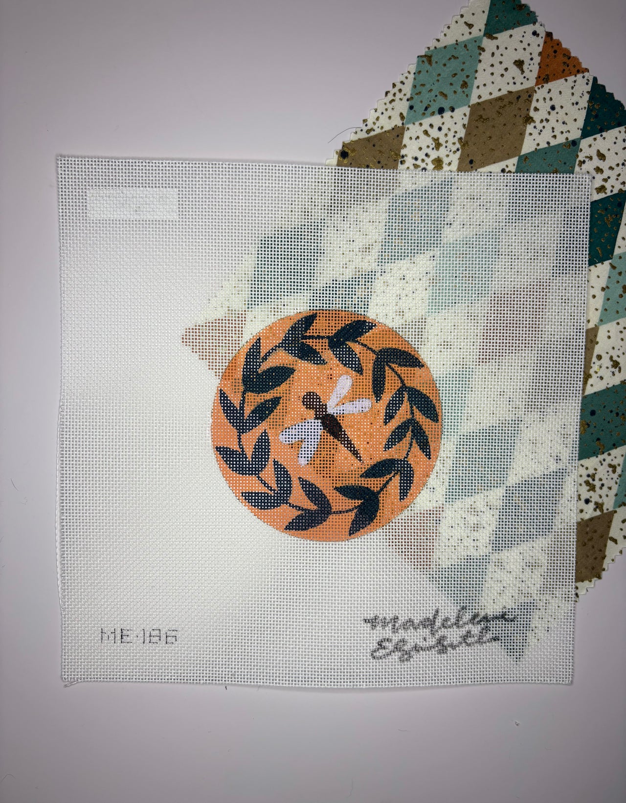 ME-186 Dragonfly Round with Coordinating Vintage Fabric