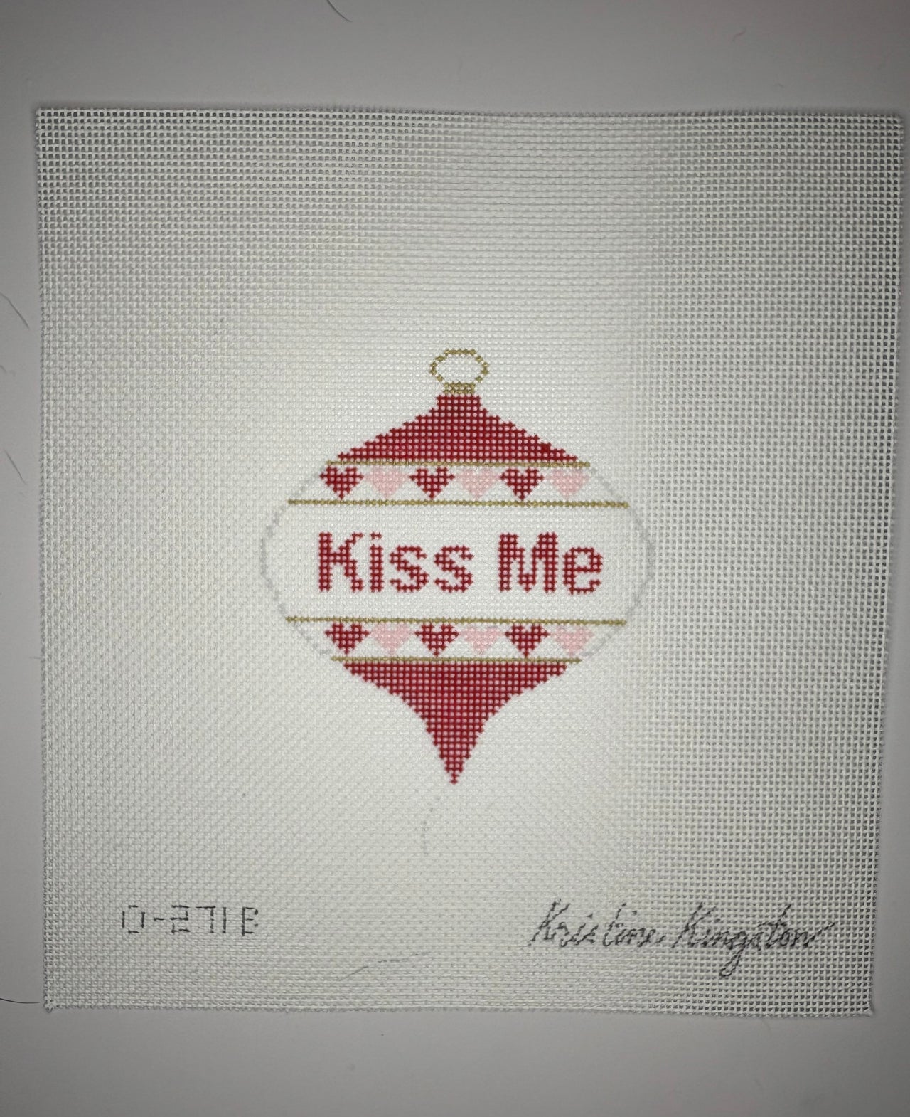 KKO271B Bauble Point Bottom Kiss Me with Red Top