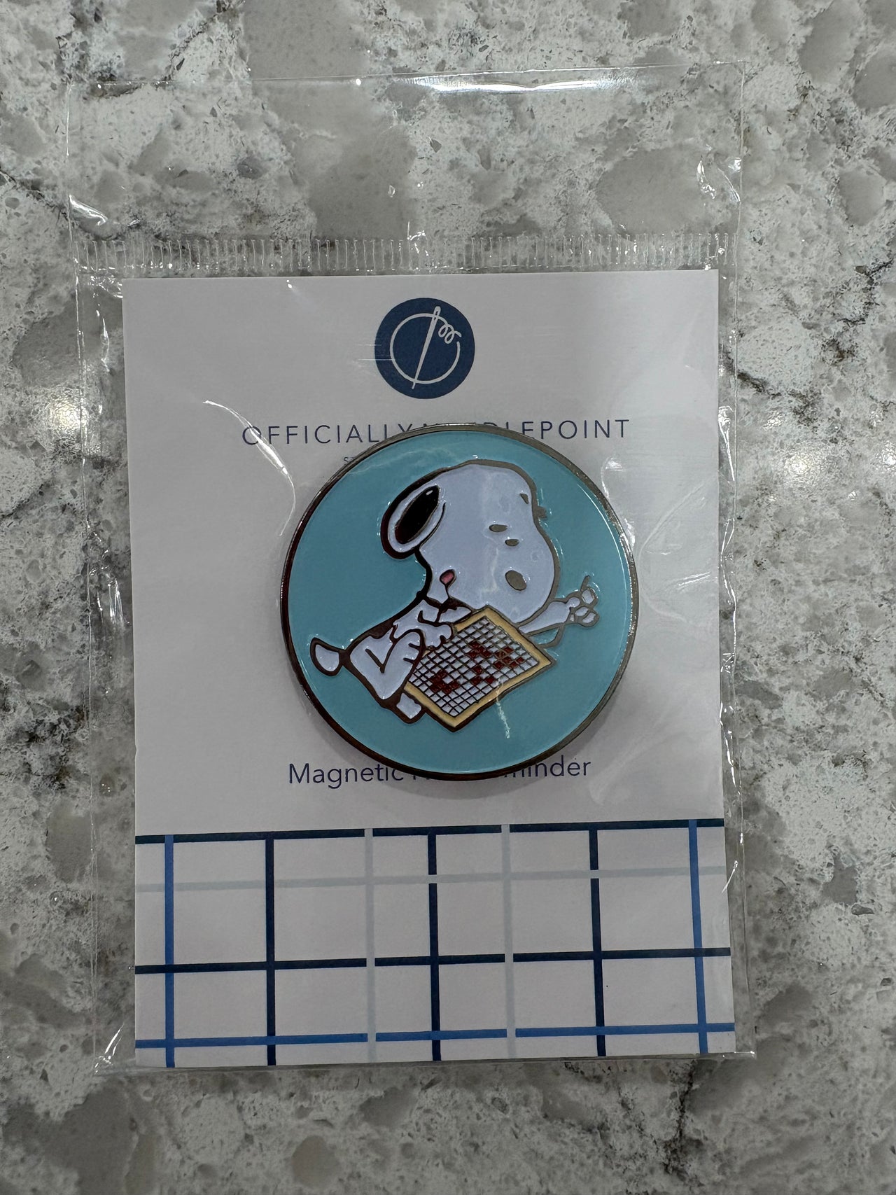 PEANUTS Everyday - Snoopy Loves Needlepoint Needleminder - SE