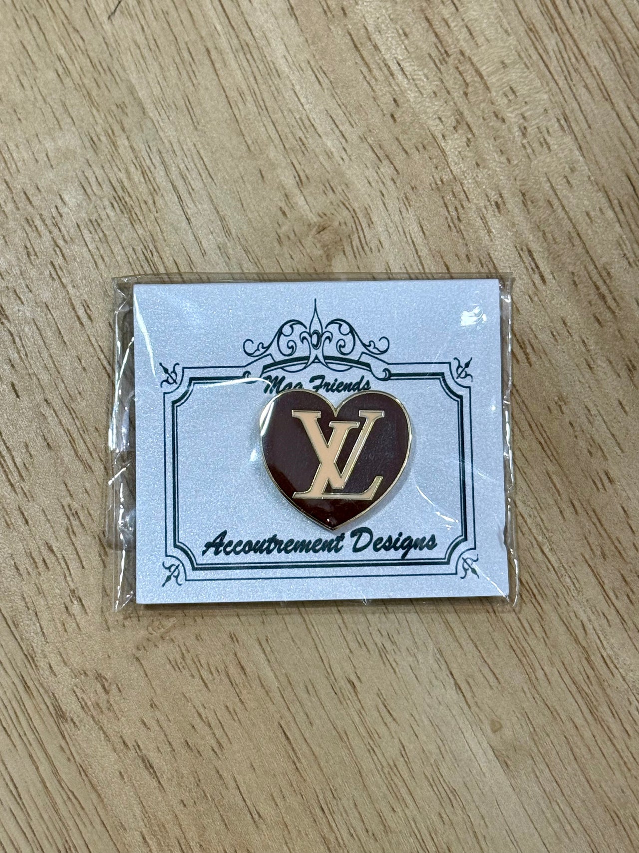 LV Heart Needleminder Mag Friend