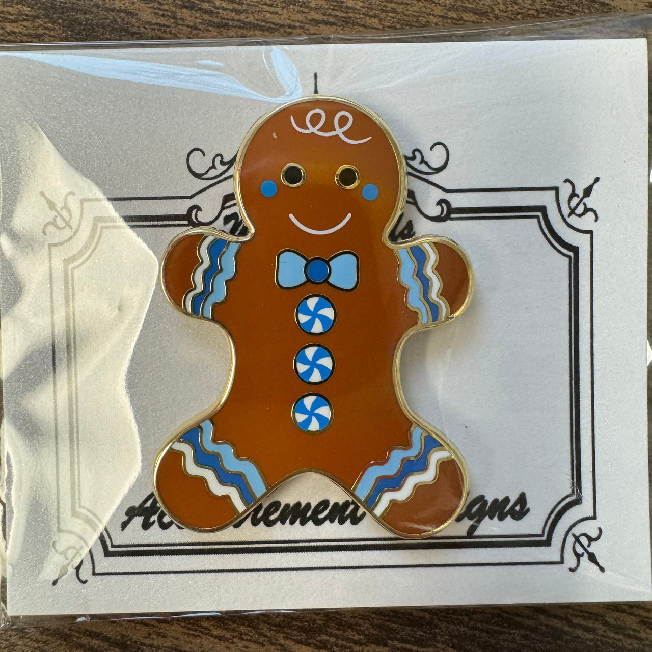 Blue Trimmed Gingerbread Man Needleminder