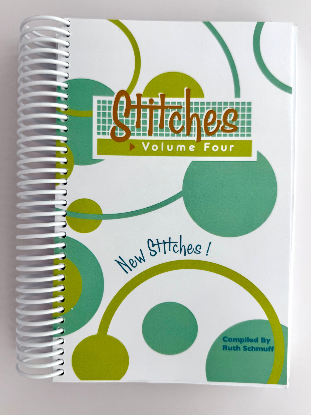 Stitches Volume 4 travel size
