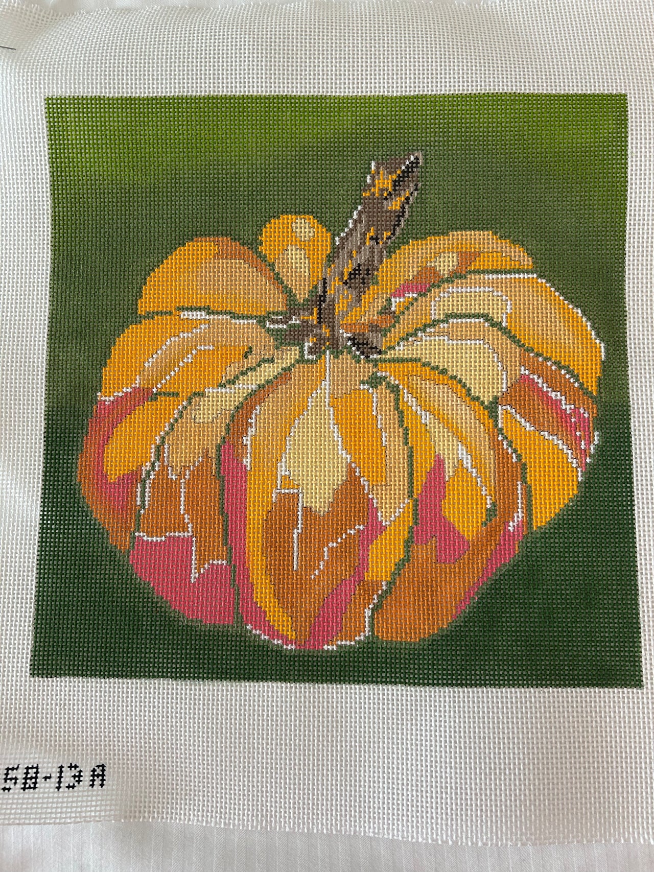 ASIT458-13A Pumpkin on Green