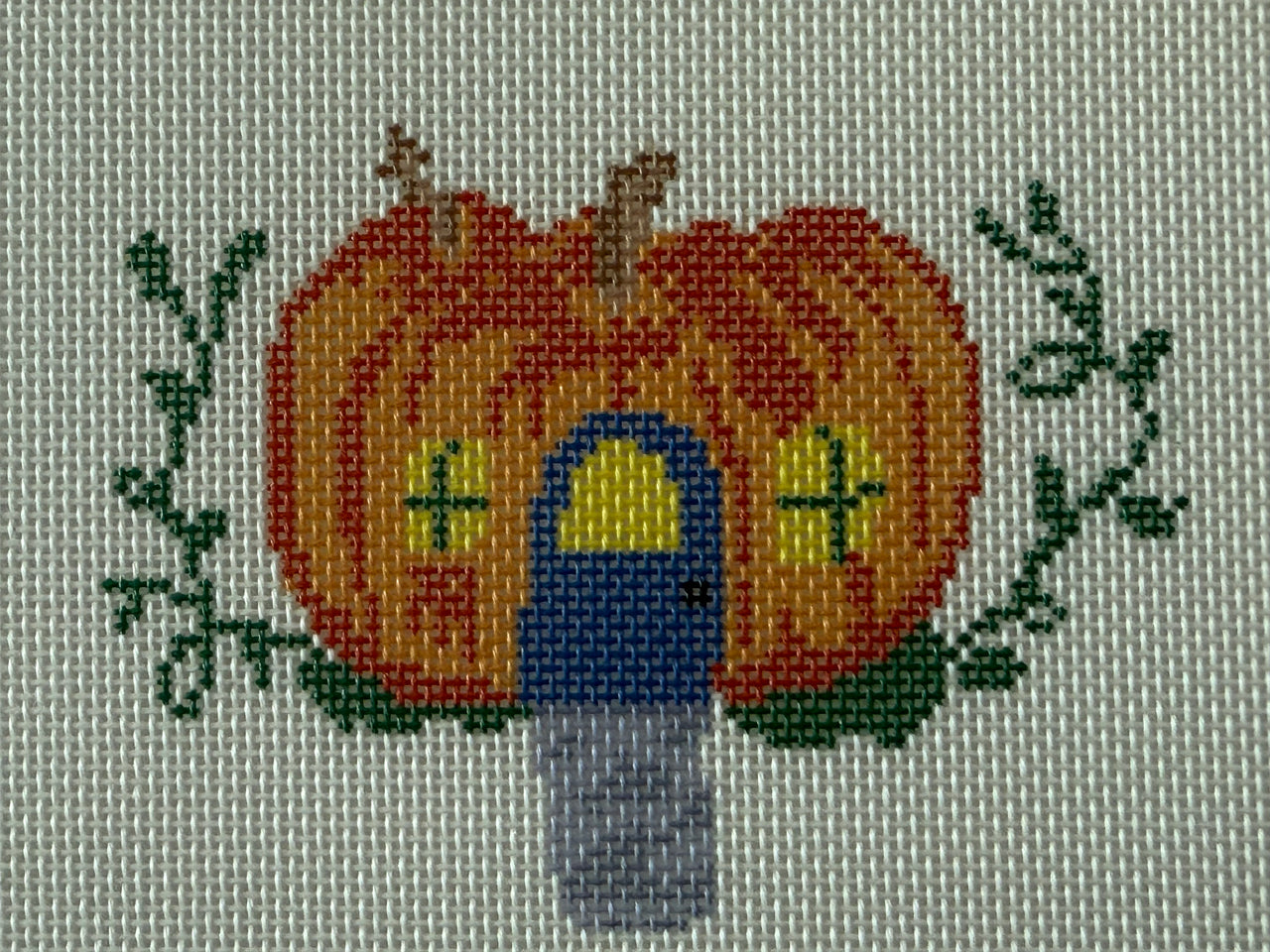 KCD2760 Pumpkin House