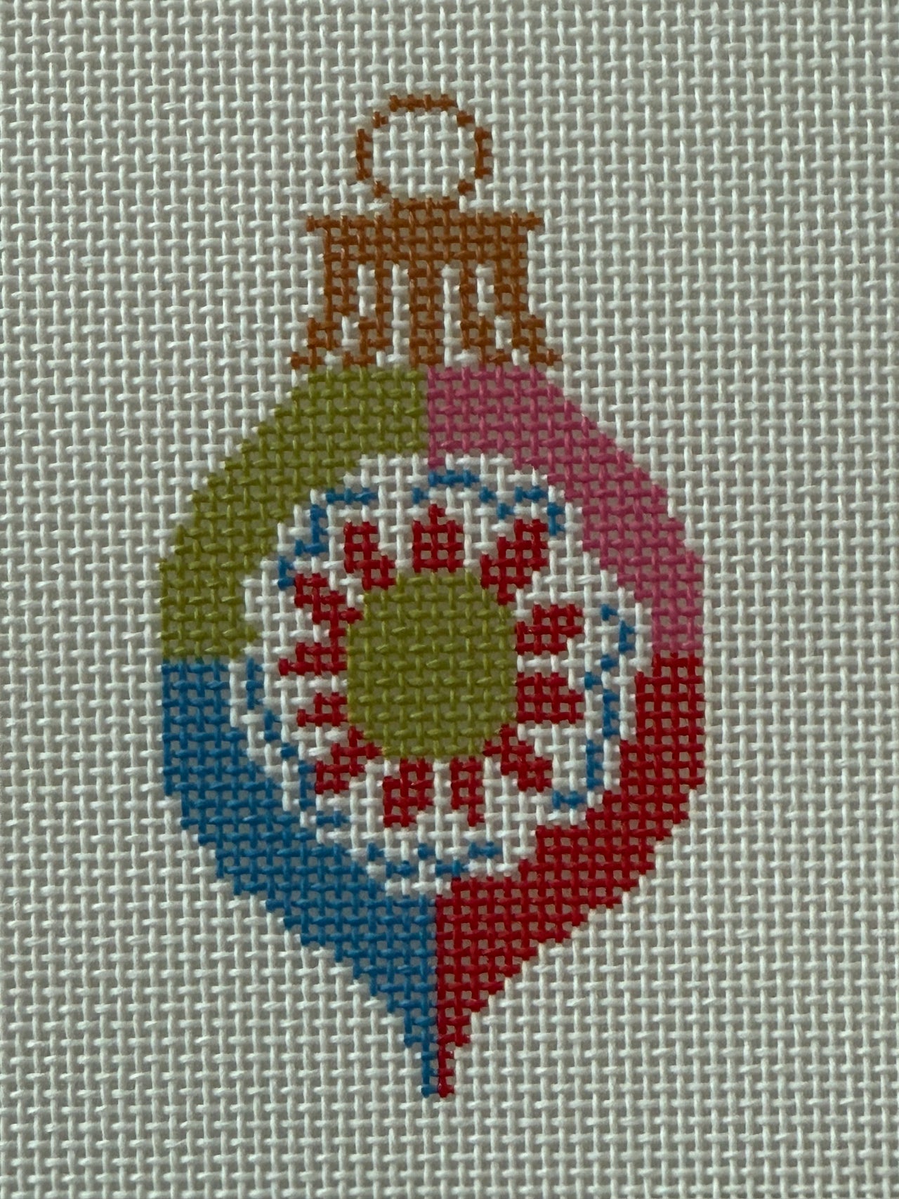 KCD-2889D Retro D Ornament