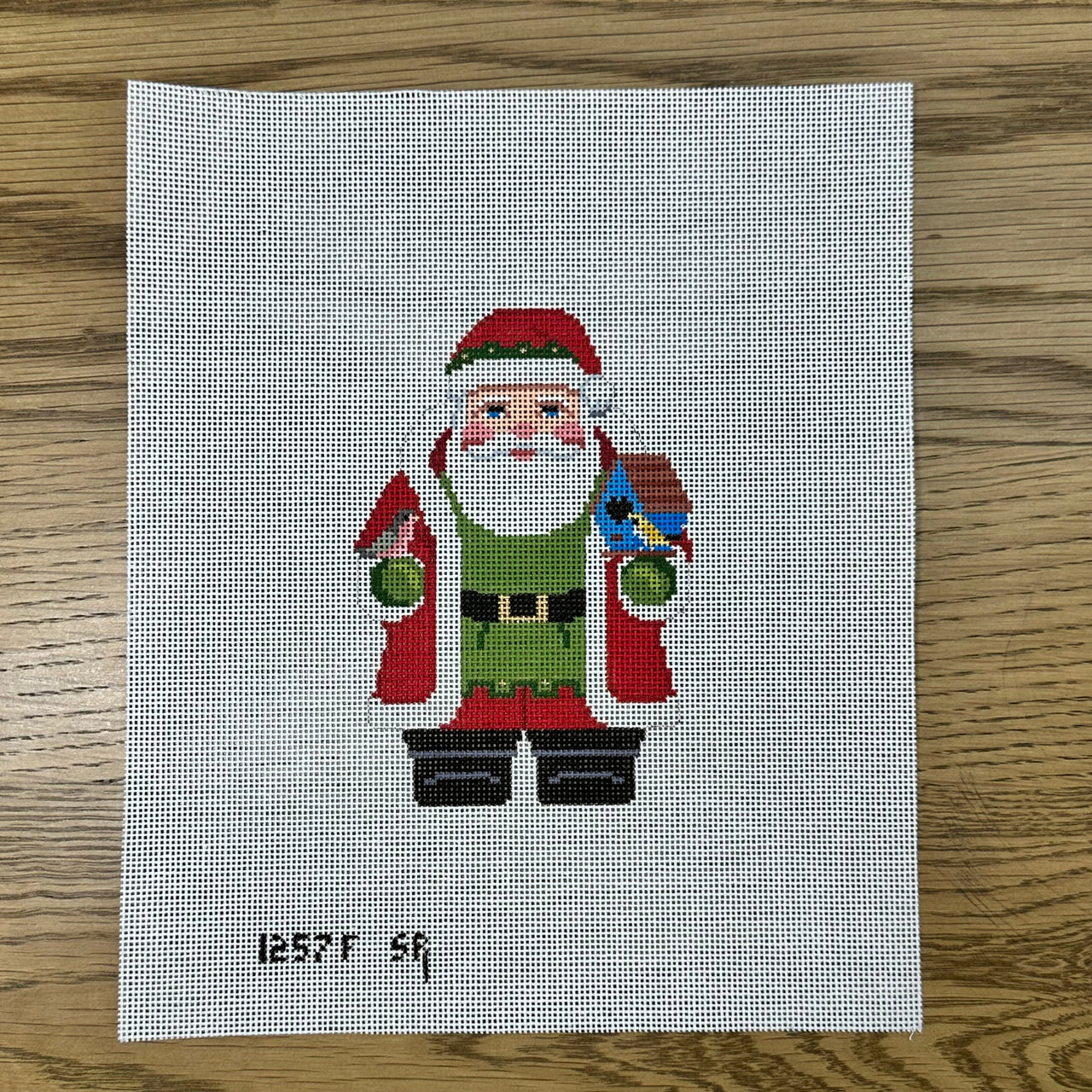 SR1257F Birdhouse Santa - 18 mesh - TS