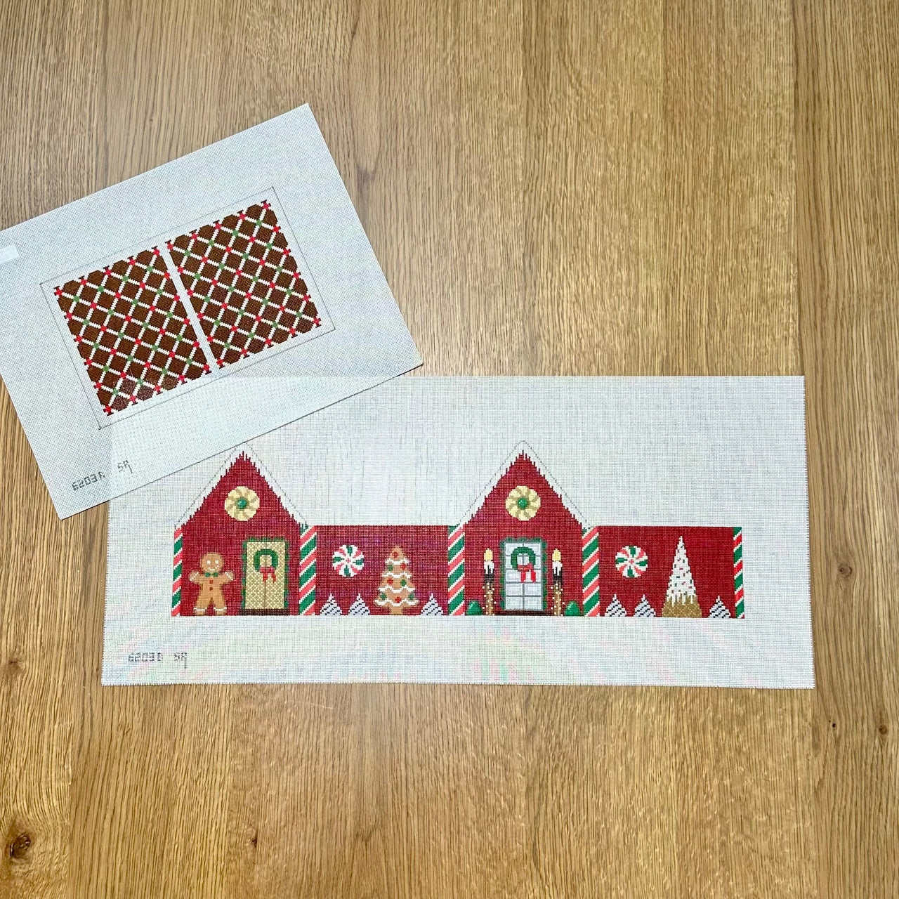 SR6203 Red Velvet, Chocolate Trellis Gingerbread House - TS