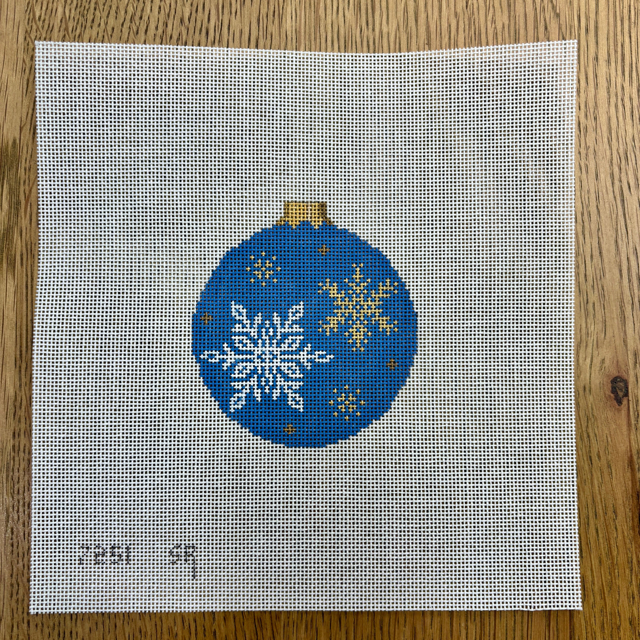 SR7251 Snowflakes, 3.25" Round - TS