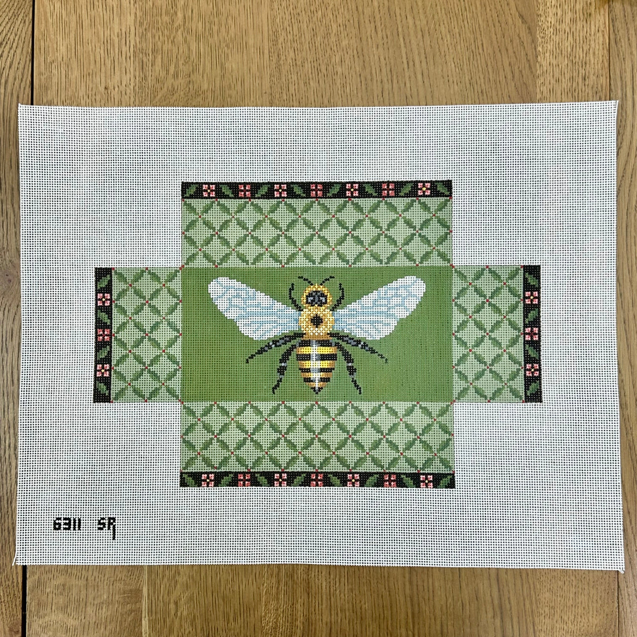 SR6311 Leaf Trellis Bee, Brick Cover - 13 mesh - TS