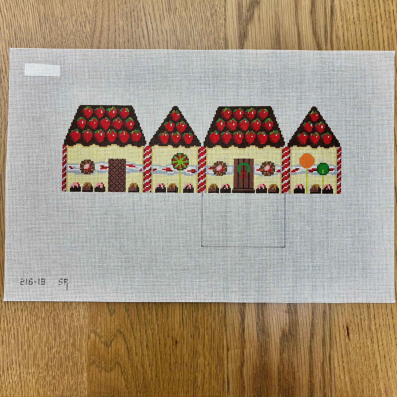 SR0216-18 Strawberries and Truffles, 3D Gingerbread House - 18 mesh - TS