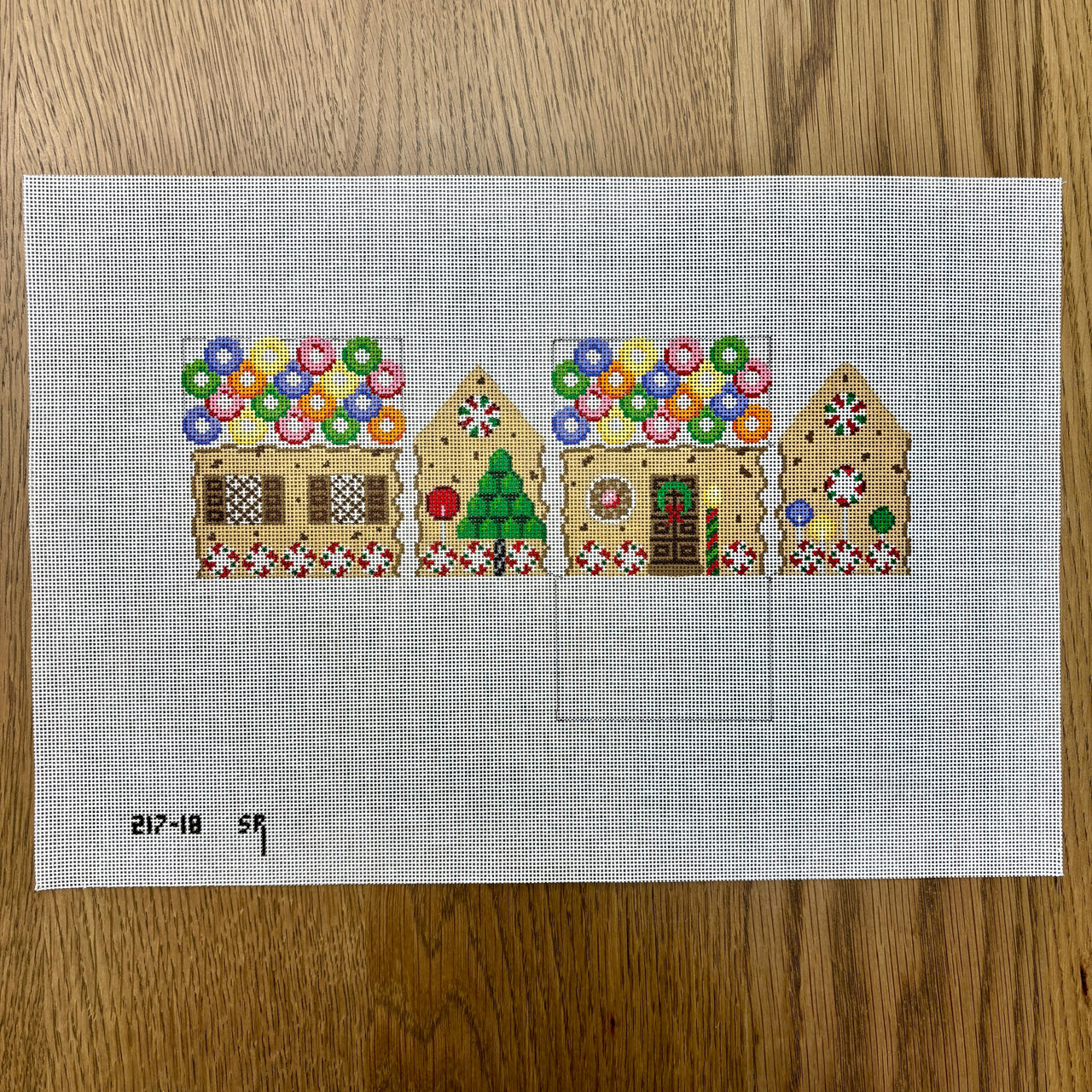 SR0217-18 Chocolate Chip and Lifesavers, 3D Gingerbread House - 18 mesh - TS