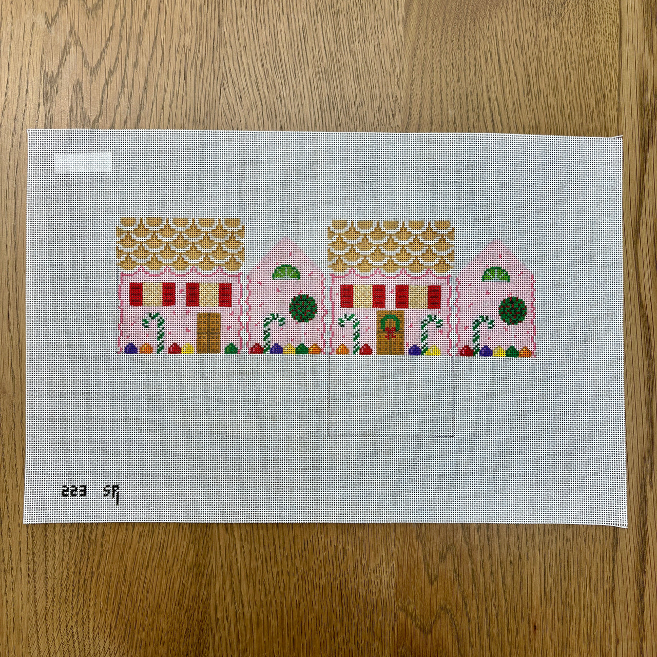 SR0223-18 Pink Peppermint and Candy Canes, 3D Gingerbread House - 18 mesh - TS