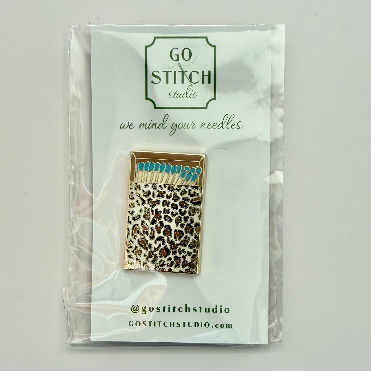 Blue Leopard Print Matchbox Needleminder - MKT