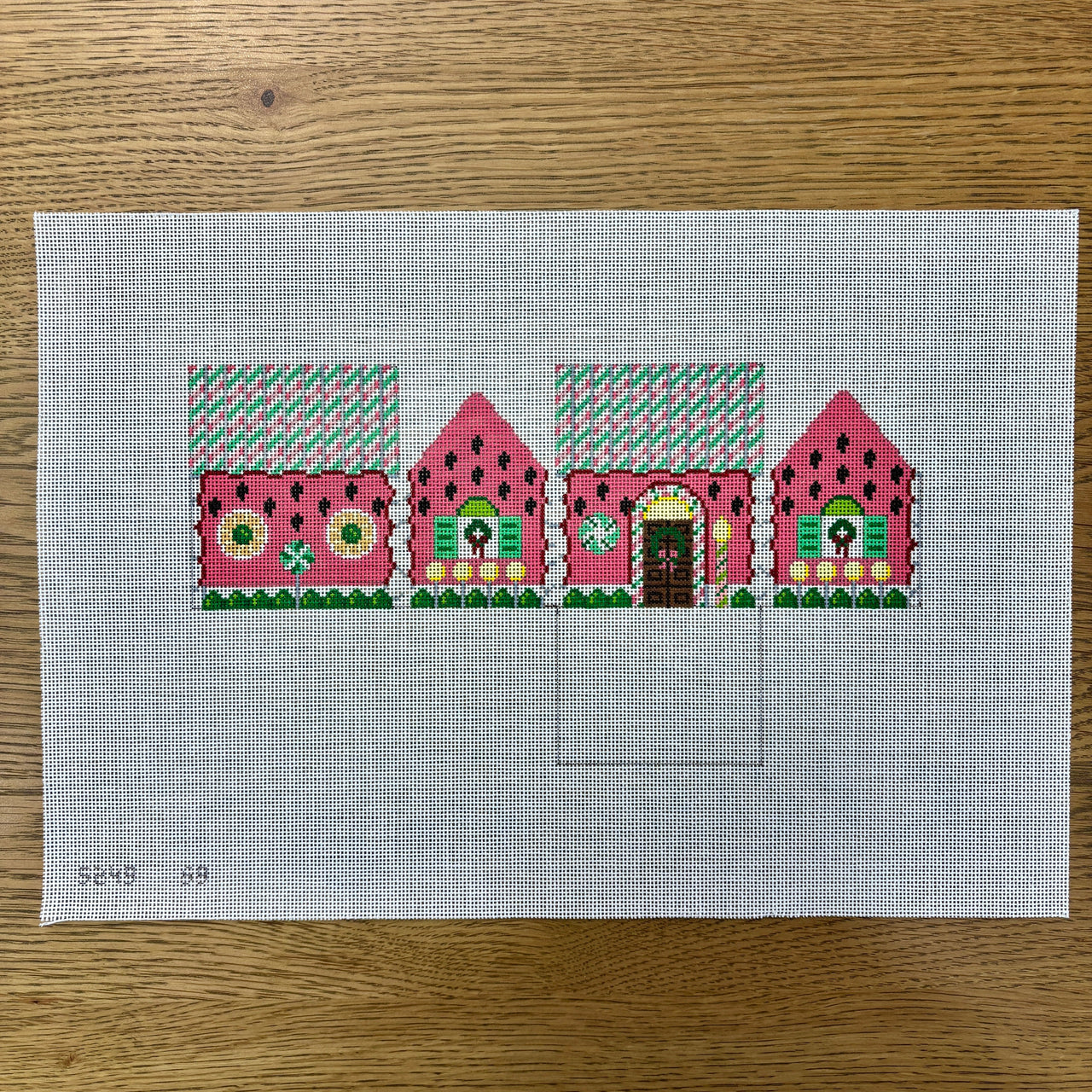 SR5249-18 Watermelon, 3D Gingerbread House - 18 mesh - TS