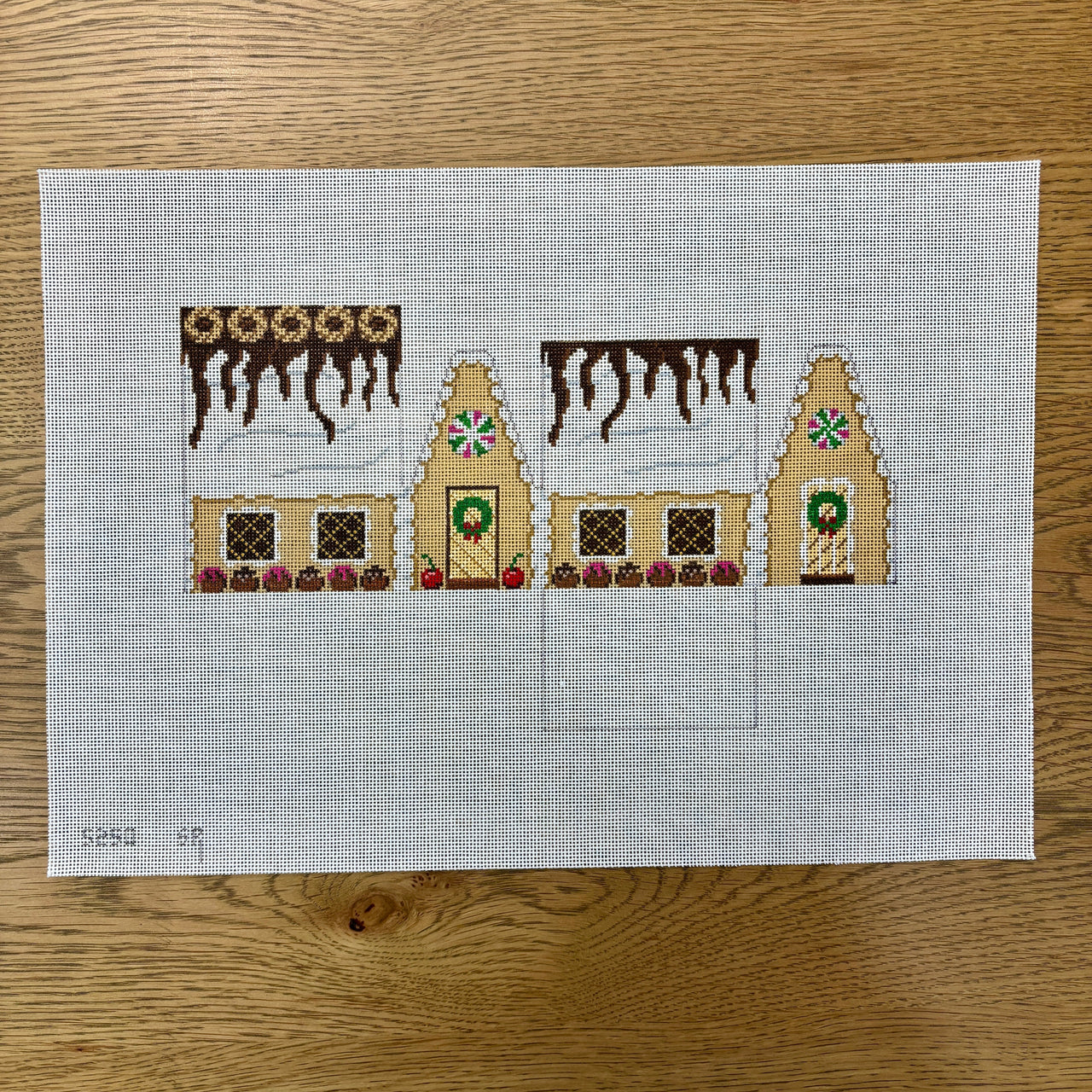 SR5250-18 Mocha and Truffles, 3D Gingerbread House - 18 mesh - TS