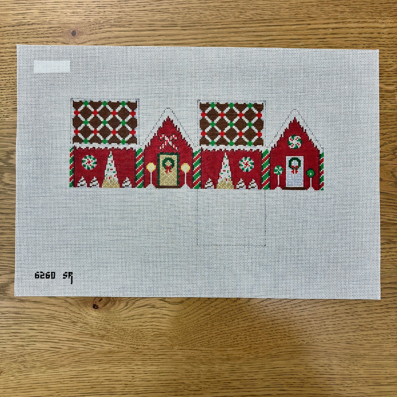 SR6260 Chocolate Trellis Red Velvet, 3D Gingerbread House - 18 mesh - TS